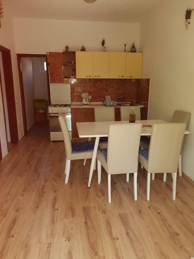 Apartman Nicolle Brzac Eksteriør billede